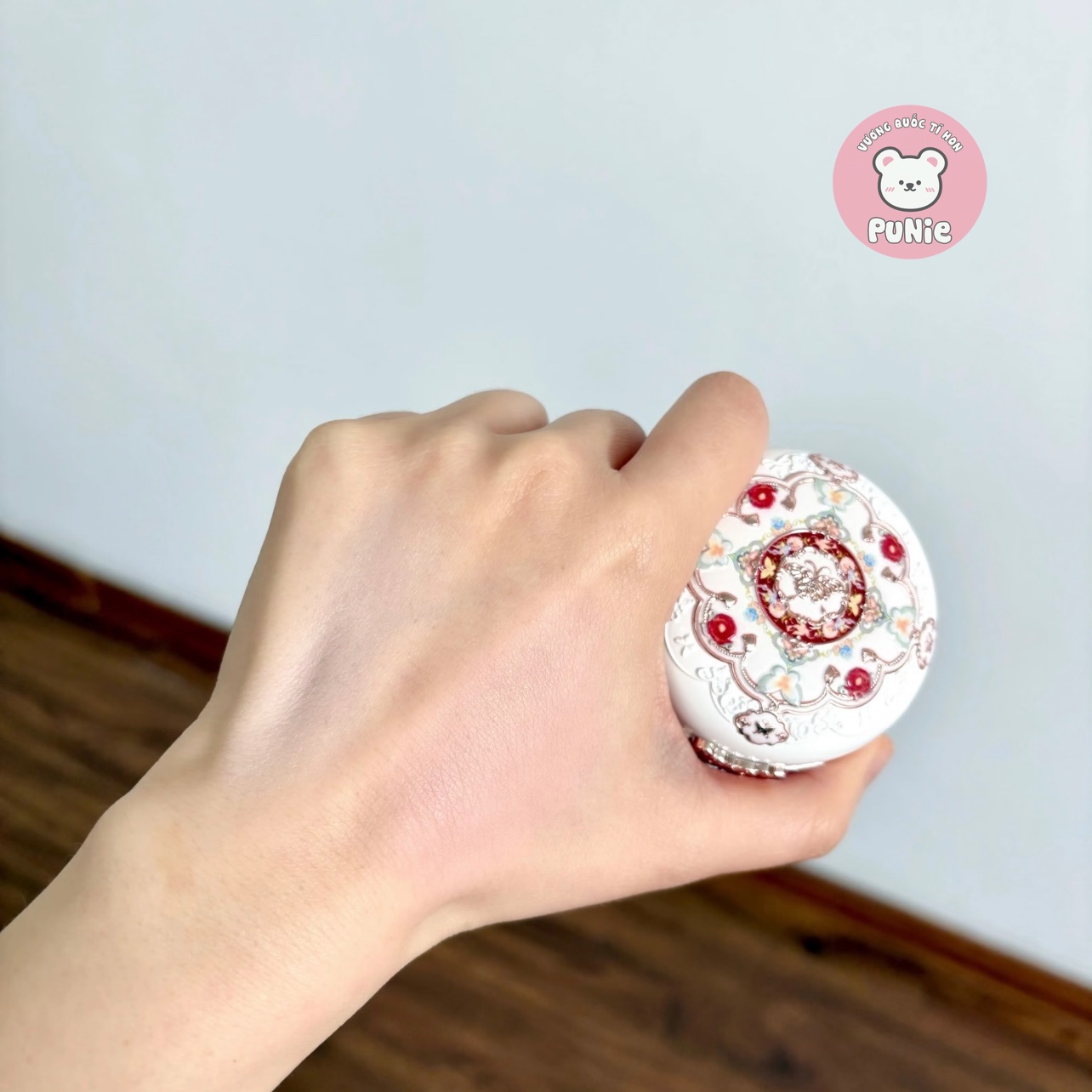 MÁ HỒNG HỒ ĐIỆP 01