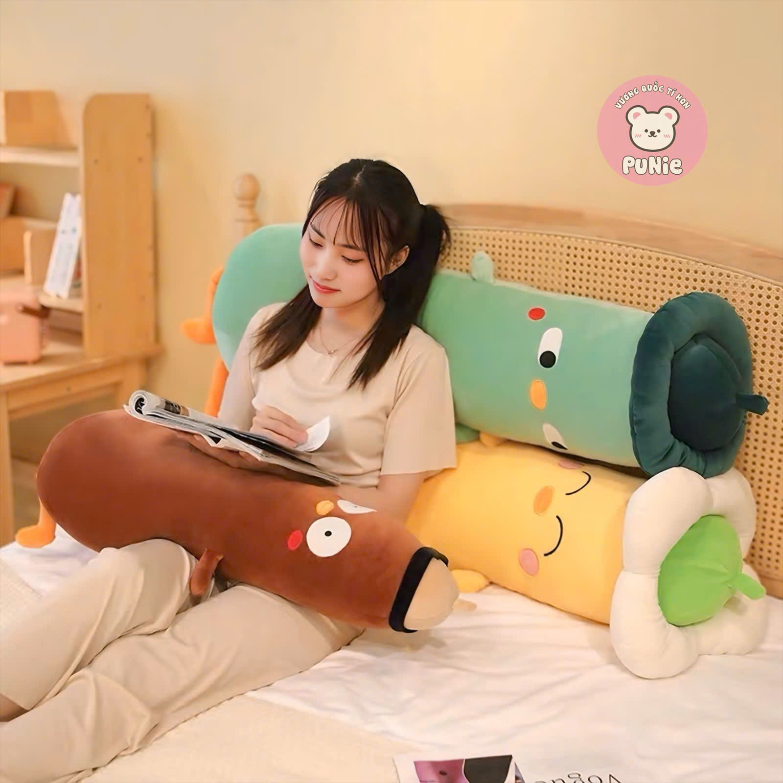 GỐI ÔM VỊT VÀNG ĐỘI HOA 75CM