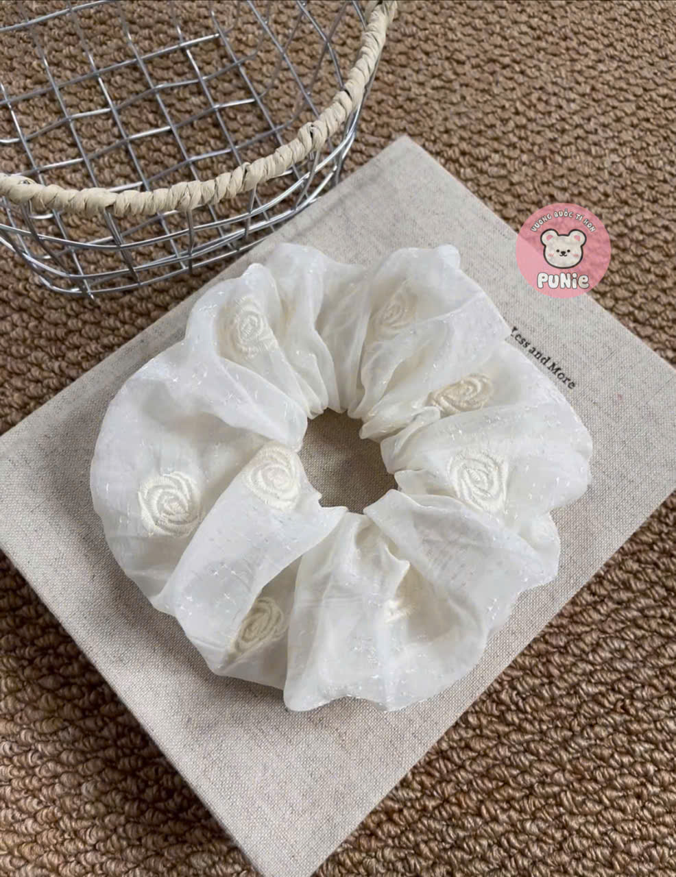 CỘT TRẮNG HOA HỒNG