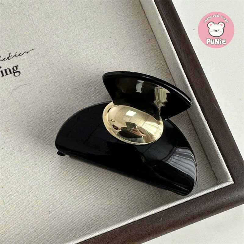 KẸP ĐEN HOẠ TIẾT CHARM VÀNG
