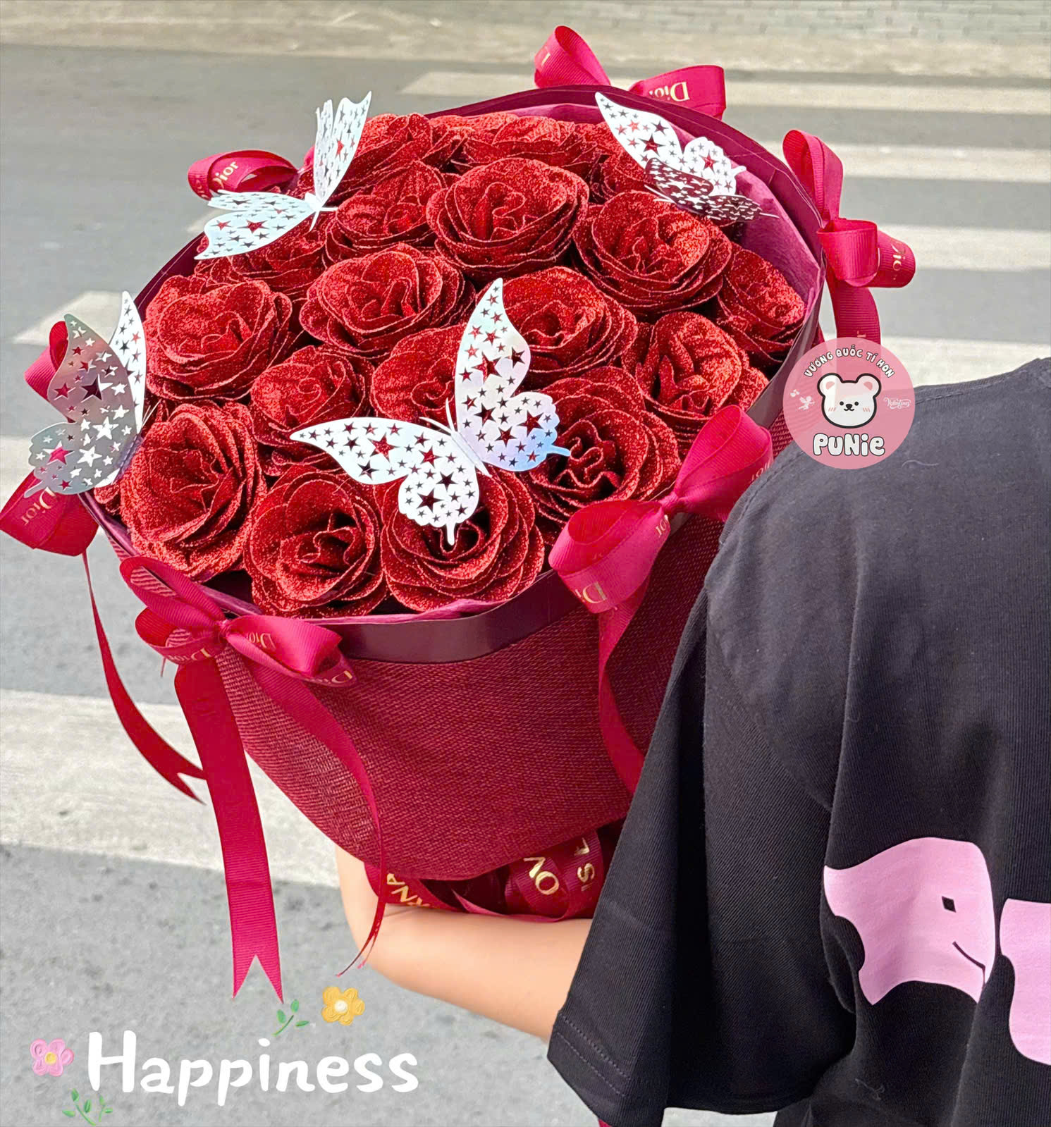 BÓ HOA HỒNG NHŨ ĐỎ BƯỚM