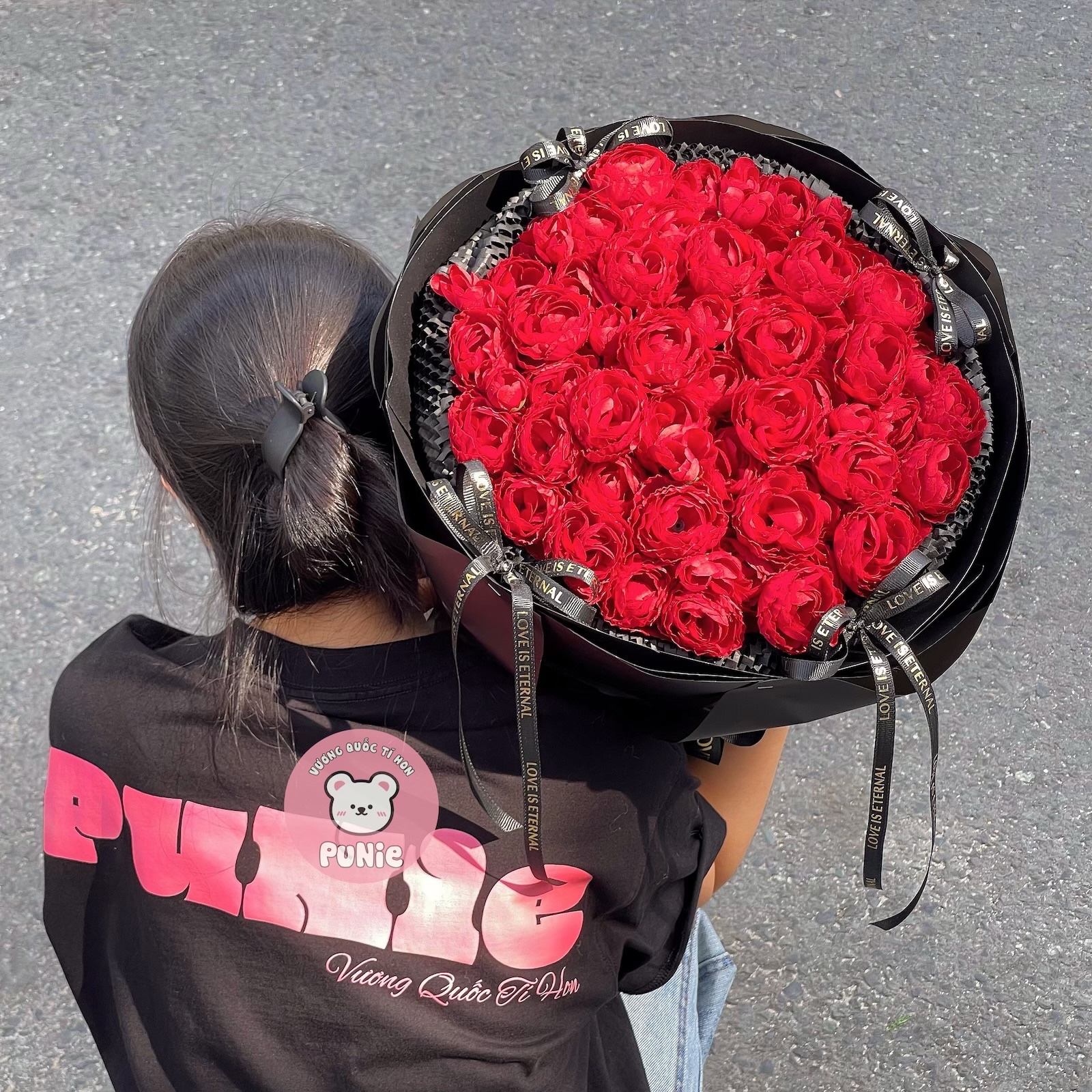 BÓ HOA LỤA HỒNG TRÀ ĐỎ (LƯỚI LỤC GIÁC)