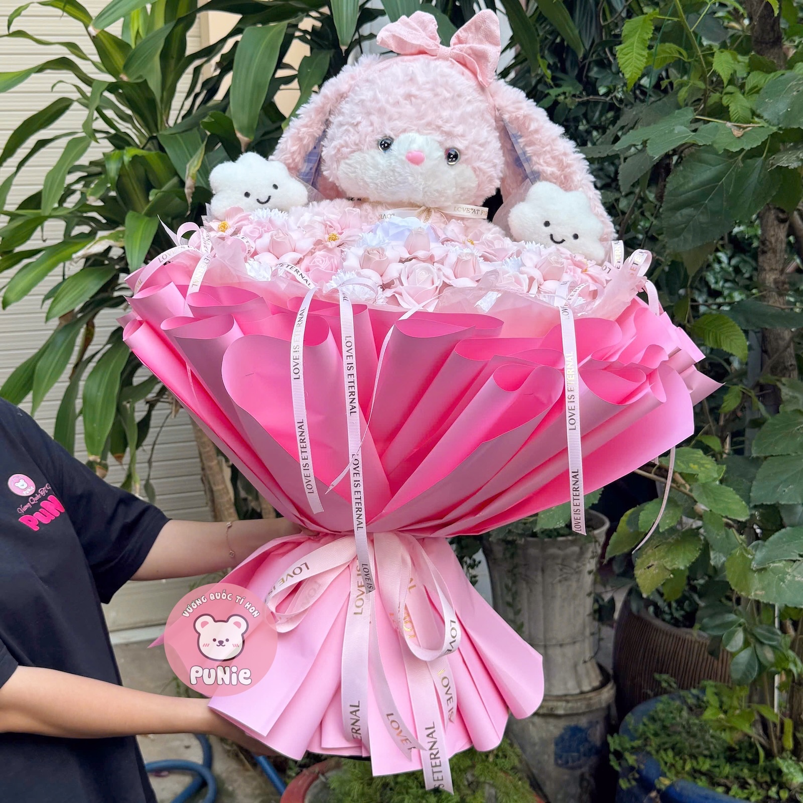 BÓ HOA MÂY THỎ TAI HOA HỒNG TỈ MUỘI