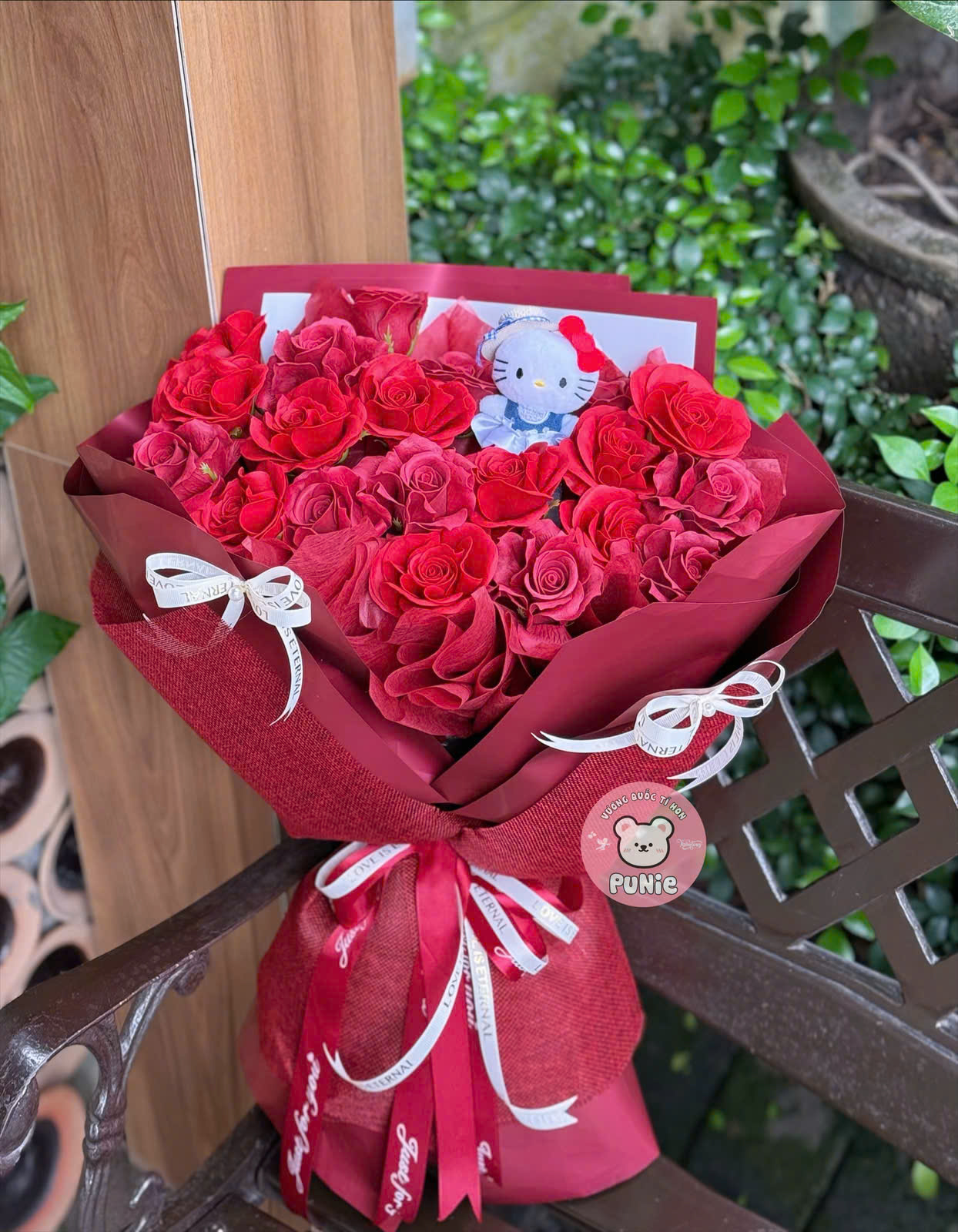 BÓ HỒNG ĐỎ KITTY MŨ (6446)