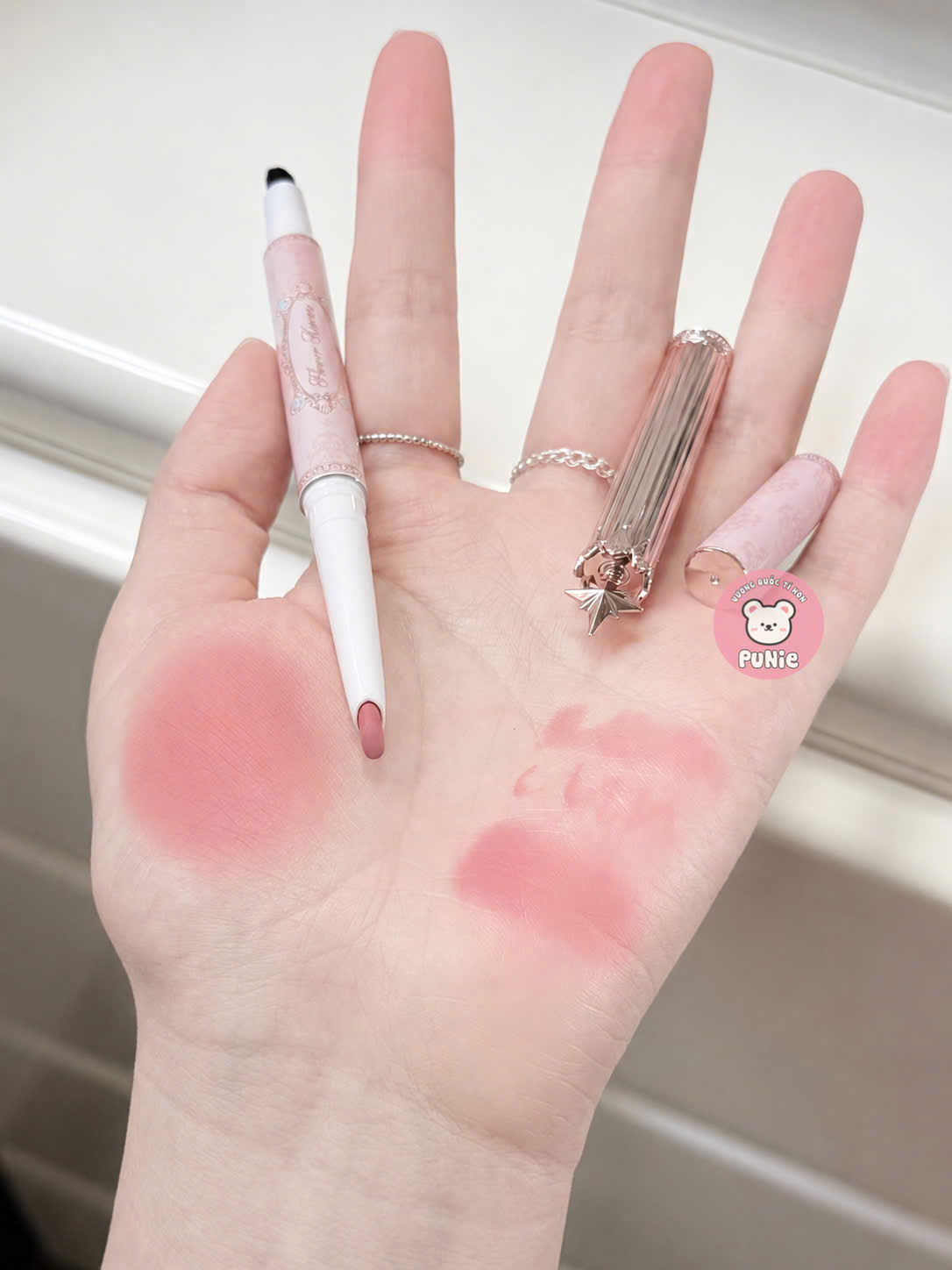 KẺ VIỀN MÔI HOA BIẾT MÃ 02