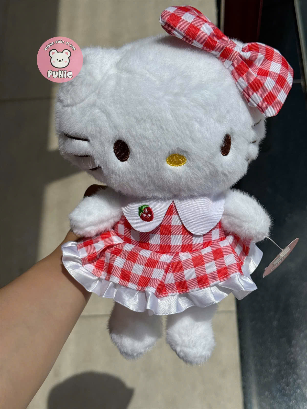 GẤU BÔNG KITTY VÁY KẺ ĐỎ MINI